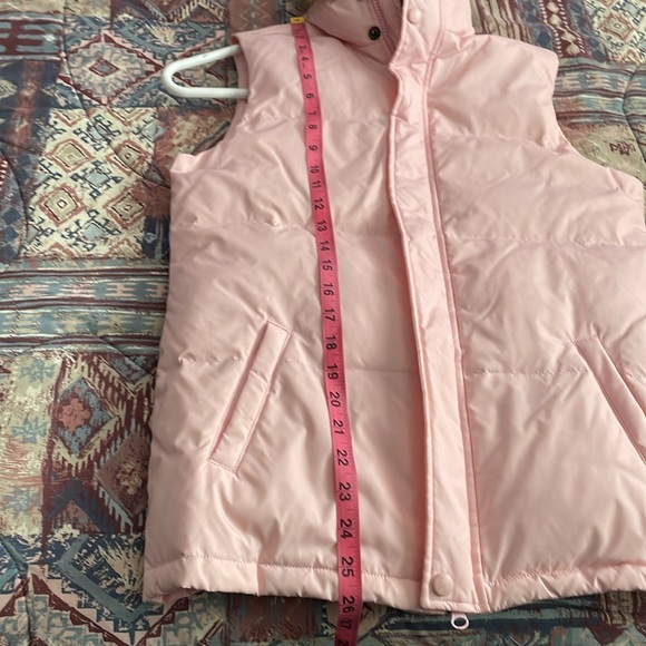 Kids size 2xl Roots down filled pink vest w/zipper & removable faux fur collar - Picture 11 of 11